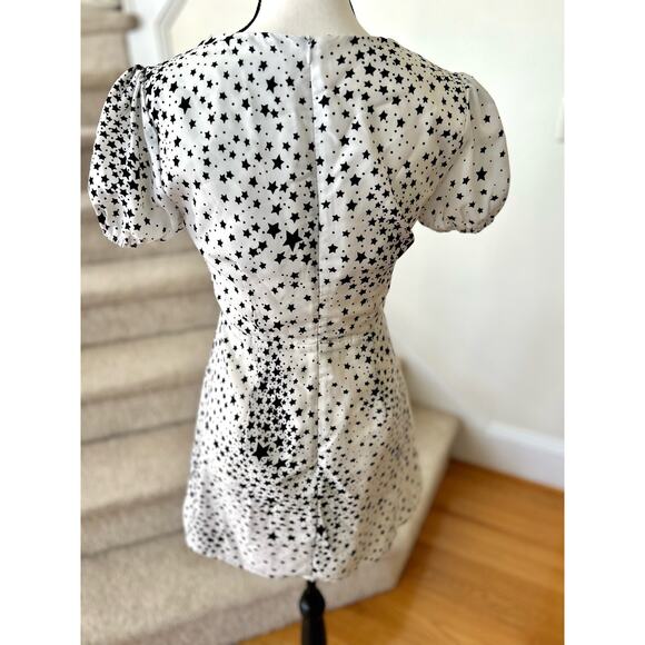 Superdown Black & White Celestial Star Print Puff Sleeve Mini Dress - Picture 4 of 9
